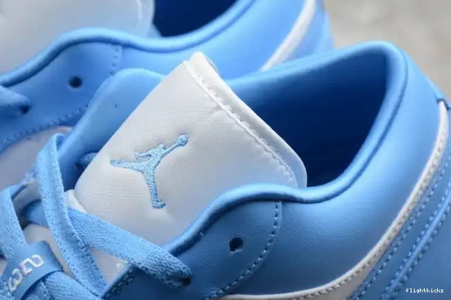 AO9944-441 Jordan (W) Air UNC Low 1 0615